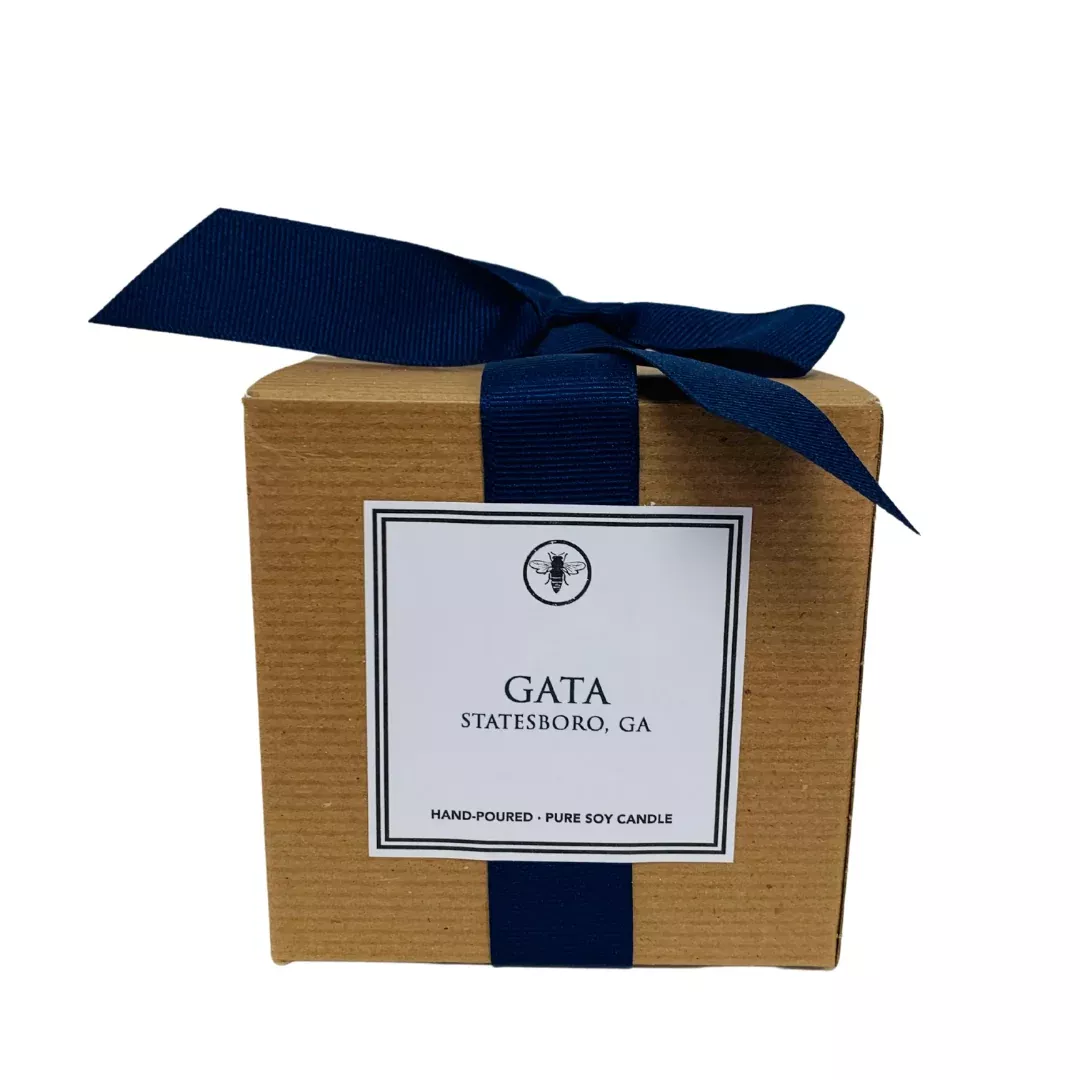 11oz. GATA CANDLE