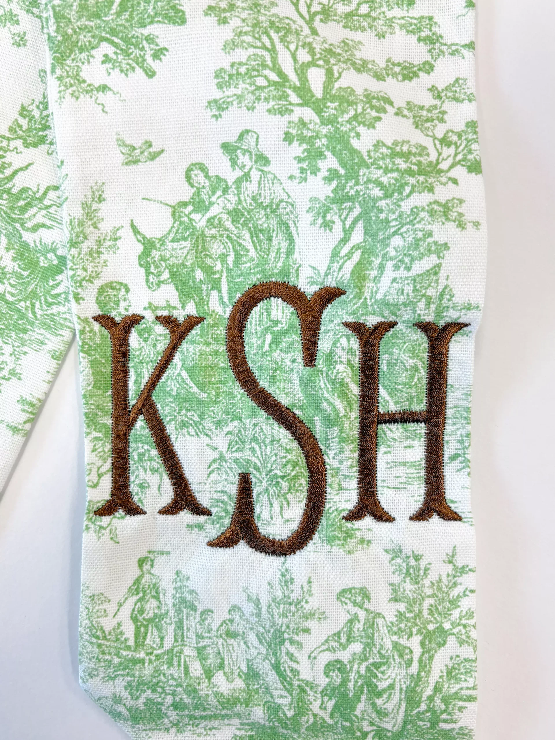 POTTER/SMITH: SAGE GREEN TOILE WREATH SASH
