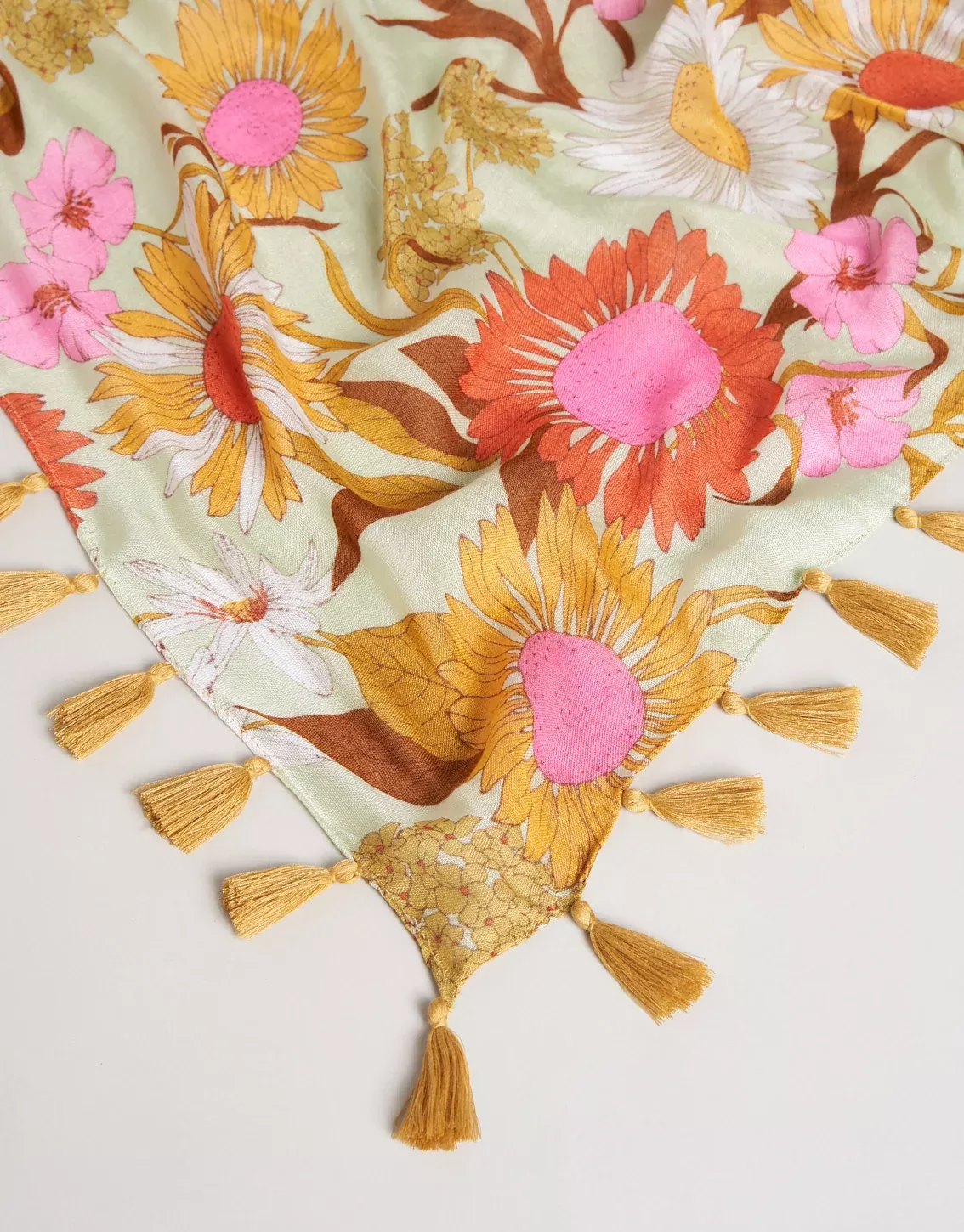 Square Scarf Heyward's Rate Daisies