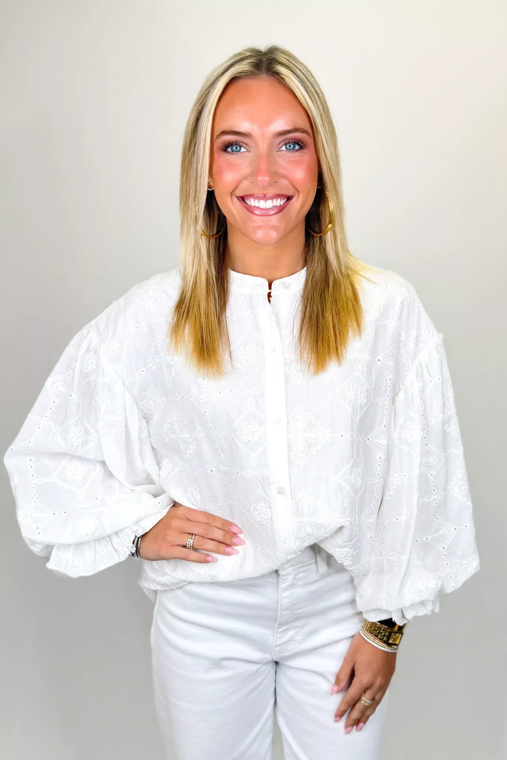 WHITE EYELET LACE BUBBLE SLEEVE TOP