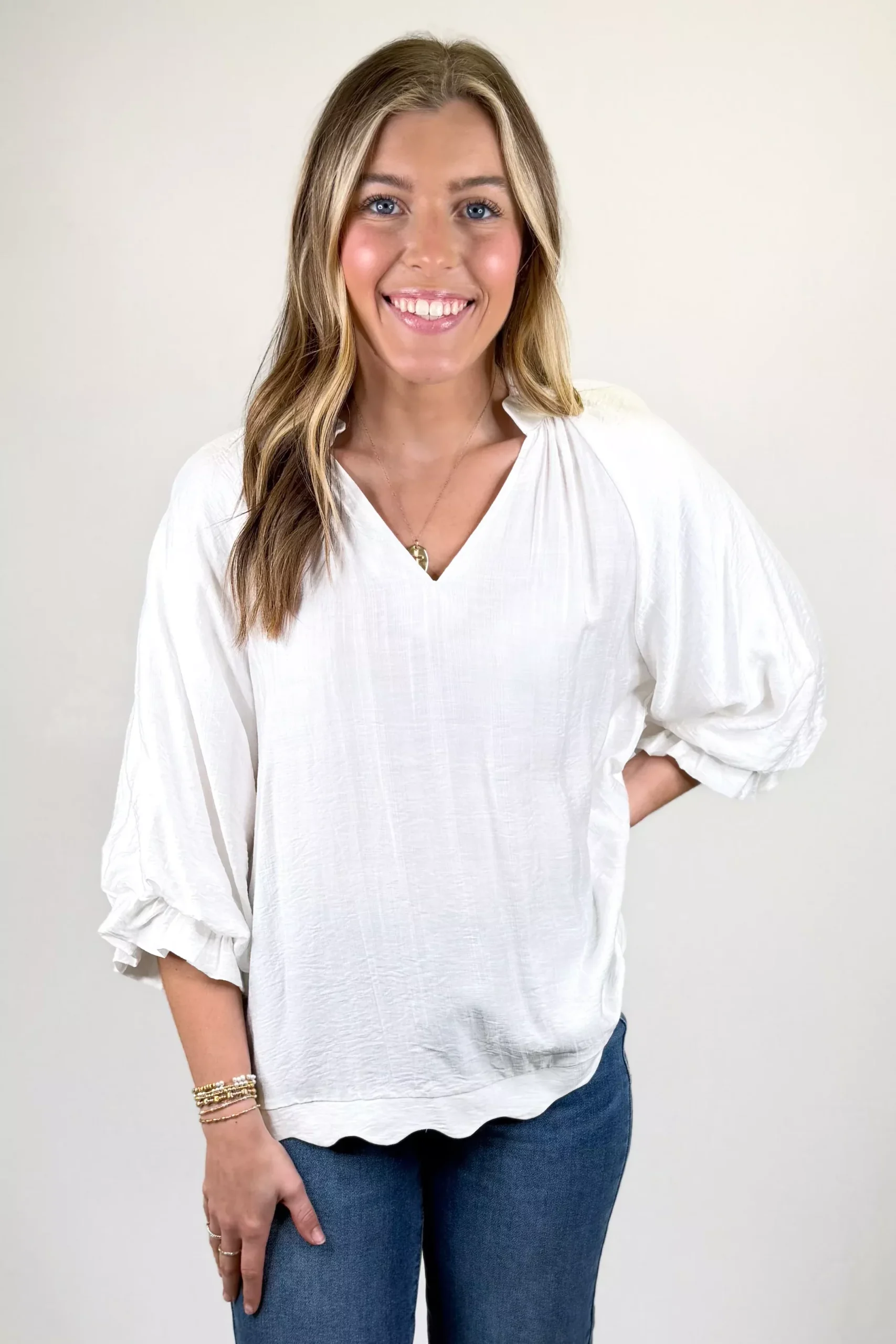 WHITE GATHERED 3/4 BALLOON SLEEVE TOP