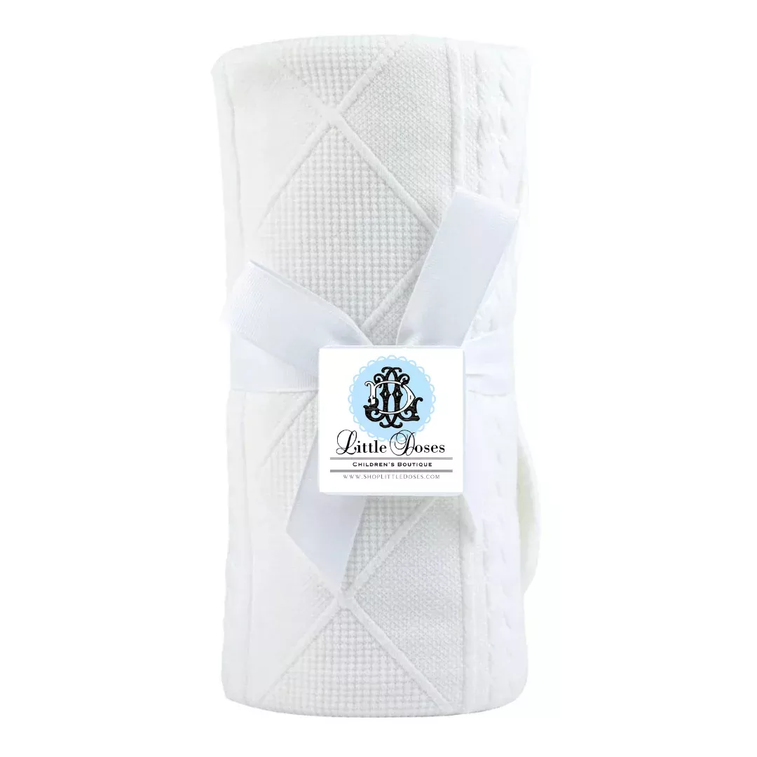 WHITE KNIT BLANKET